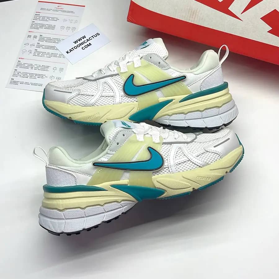 نایک وی تو کی سفید سبز NIKE V2K