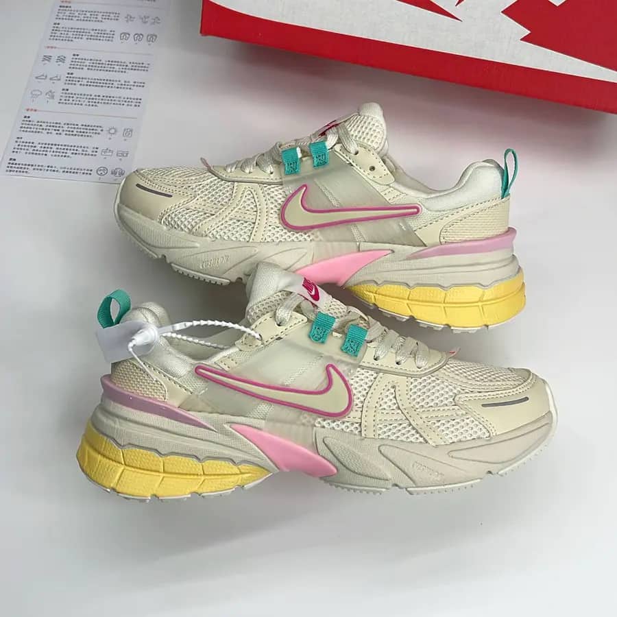 نایک وی تو کی کرم صورتی NIKE V2K
