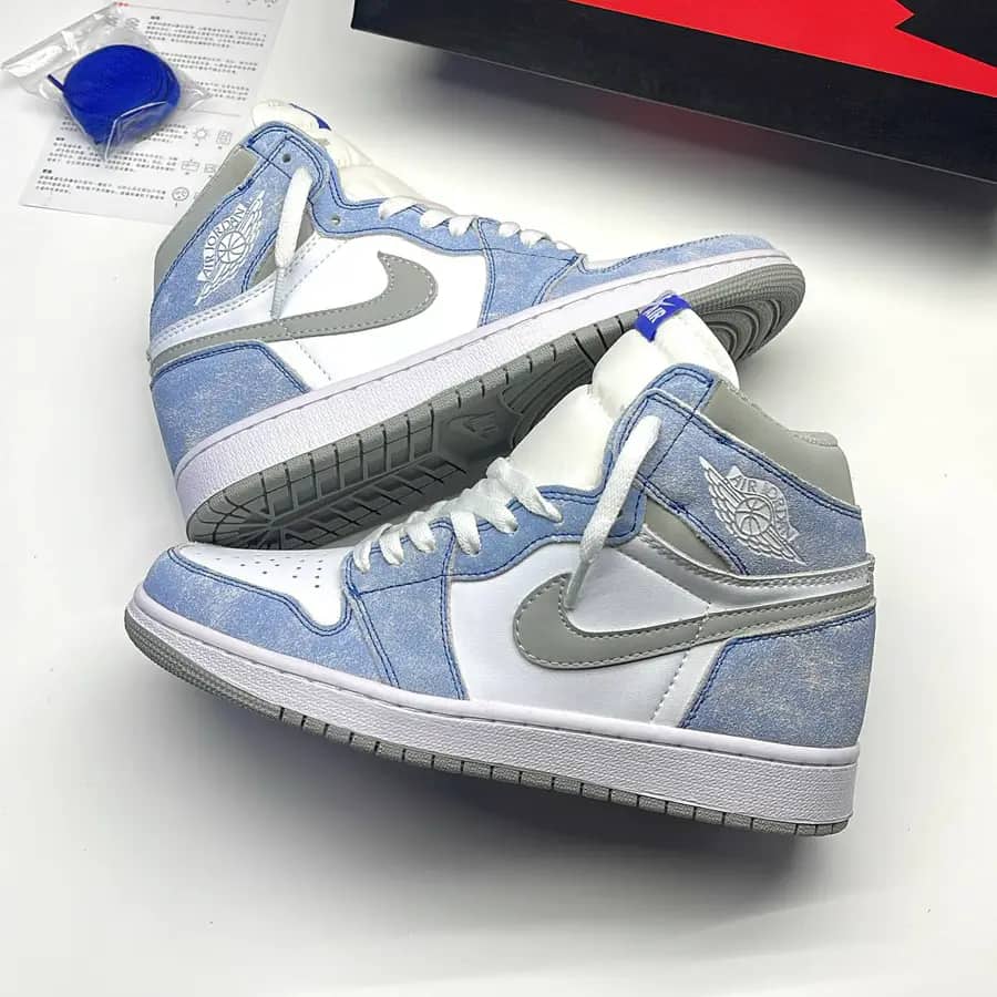 نایک ایر جردن وان ساقدار هایپر رویال سفید آبی NIKE AIR JORDAN 1 HIGH OG HYPER ROYAL