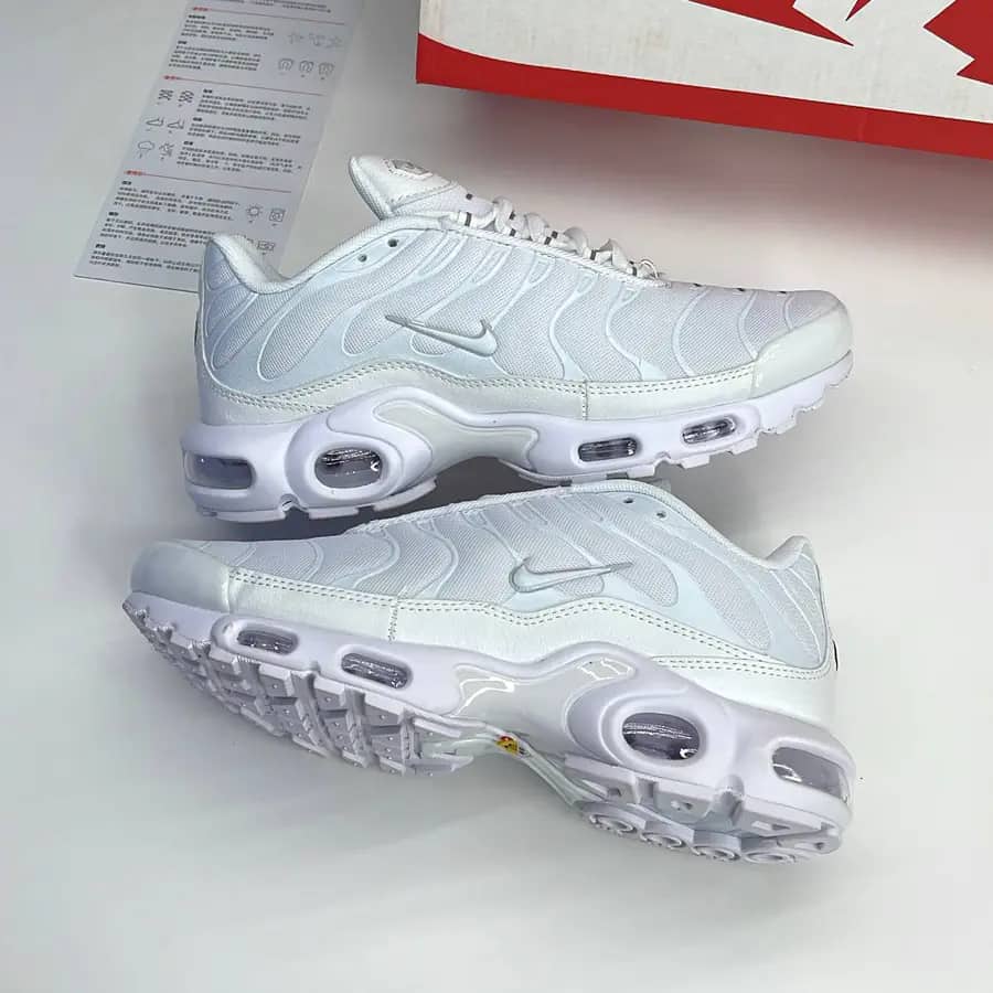 نایک ایرمکس پلاس تی ان سفید NIKE AIR MAX PLUS TN