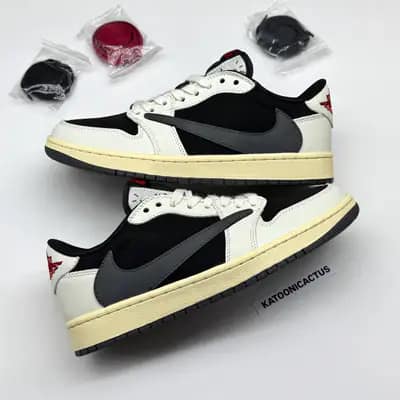 نایک ایر جردن وان لو تراویس اسکات کرم طوسی NIKE AIR JORDAN 1 LOW TRAVIS SCOTT