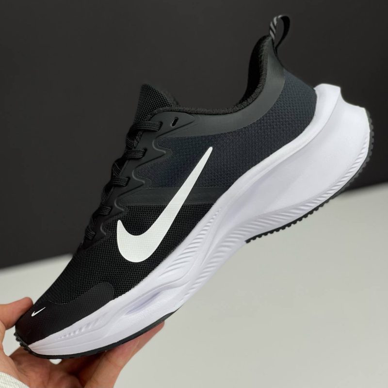 نایک زوم ایکس طرح لبخند مشکی سفید NIKE ZOOM X