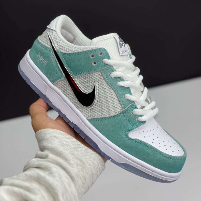 نایک اس بی دانک لو آپریل NIKE SB DUNK LOW APRIL