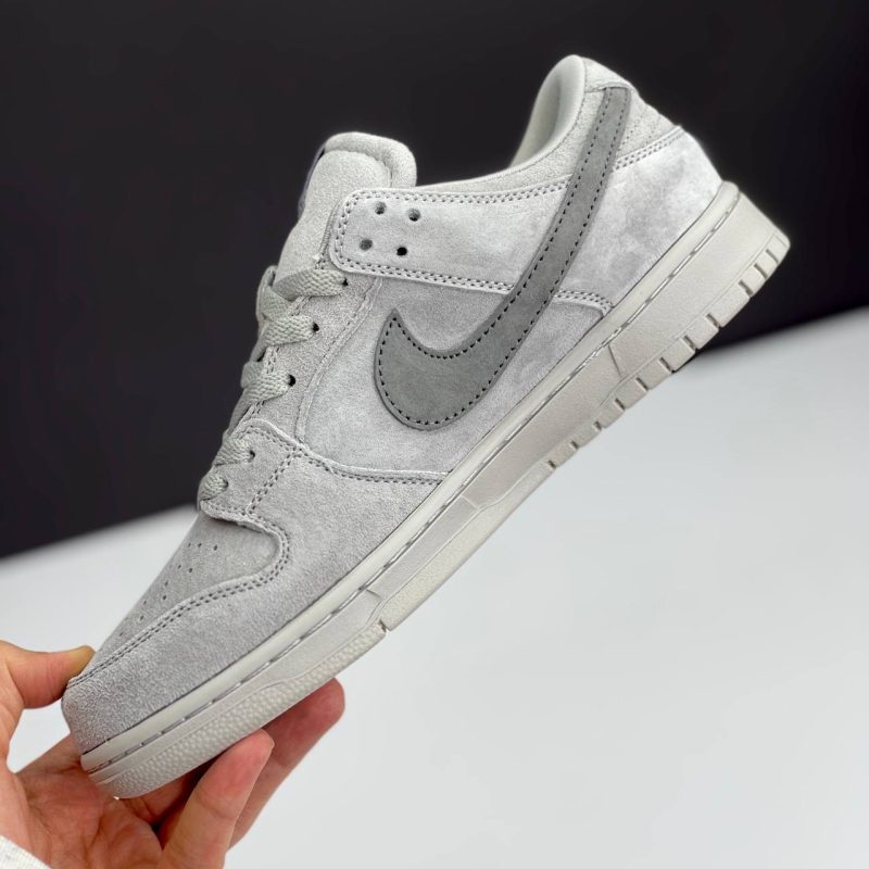 نایک اس بی دانک لو ریگنینگ چمپ NIKE SB DUNK LOW REIGNING CHAMP