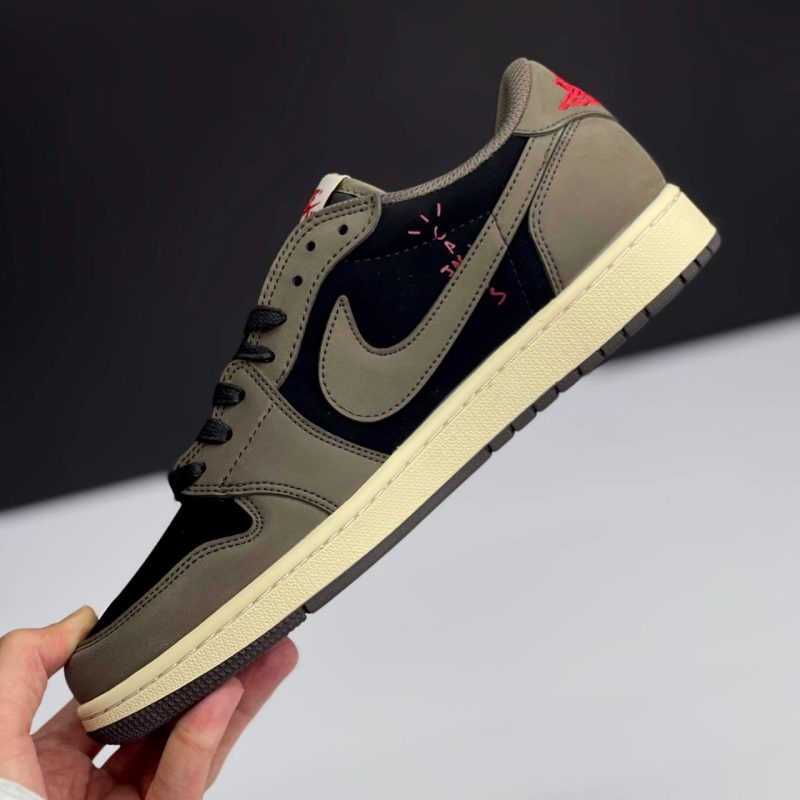 نایک ایر جردن 1 لو تراویس اسکات دارک موکا NIKE AIR JORDAN 1 LOW TRAVIS SCOTT DARK MOCHA