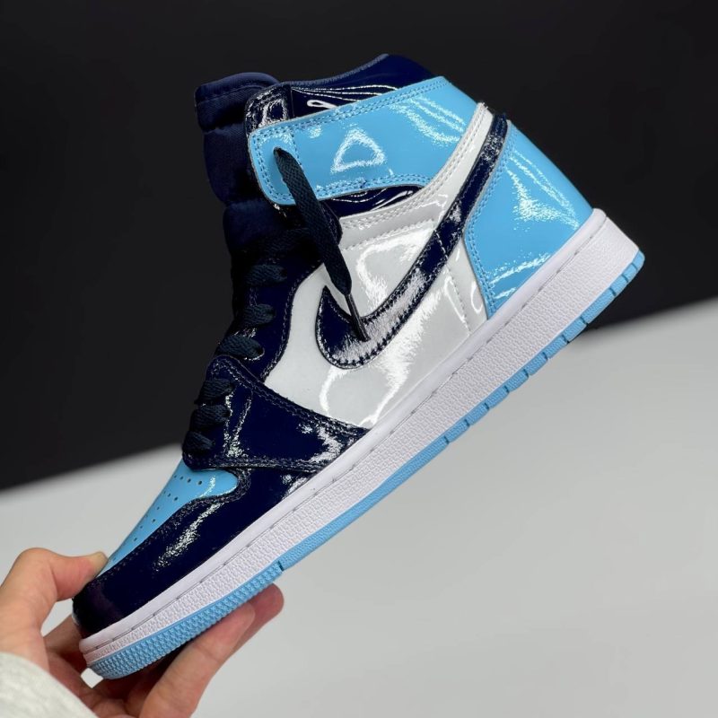 نایک ایر جردن وان ساقدار ورنی آبی سفید NIKE AIR JORDAN 1 RETRO HIGH OG BLUE CHILL