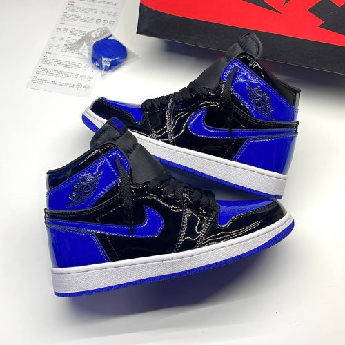 نایک ایر جردن وان ساقدار ورنی پتنت رویال آبی مشکی NIKE AIR JORDAN 1 RETRO HIGH OG PATENT ROYAL