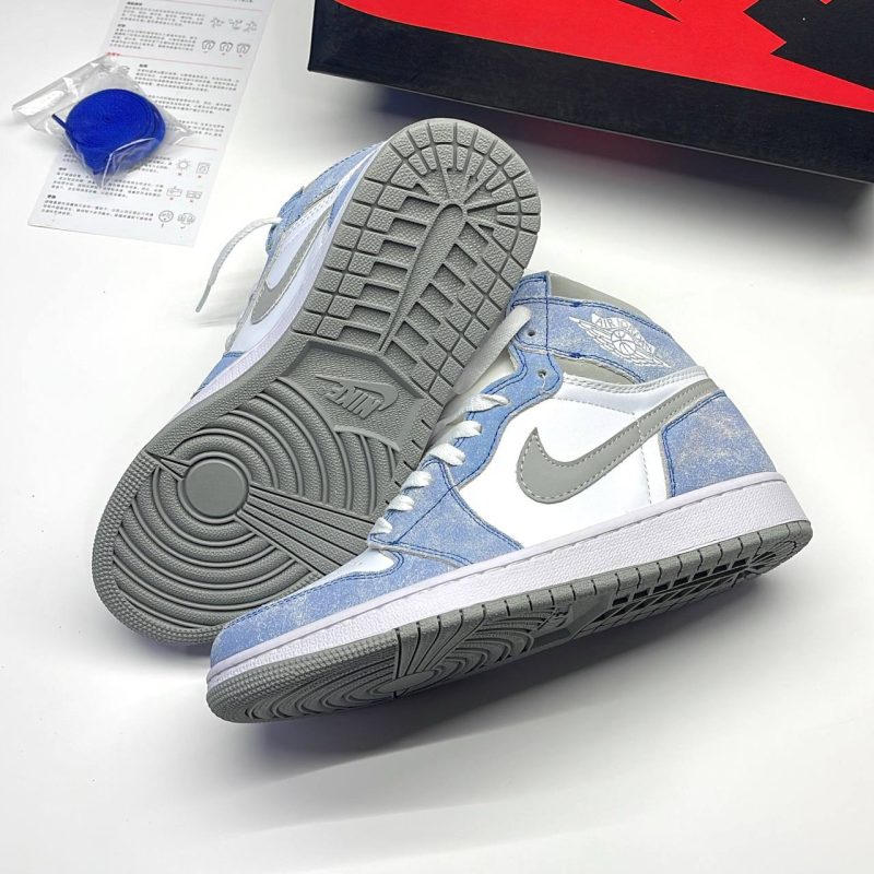 نایک ایر جردن وان ساقدار هایپر رویال سفید آبی NIKE AIR JORDAN 1 HIGH OG HYPER ROYAL