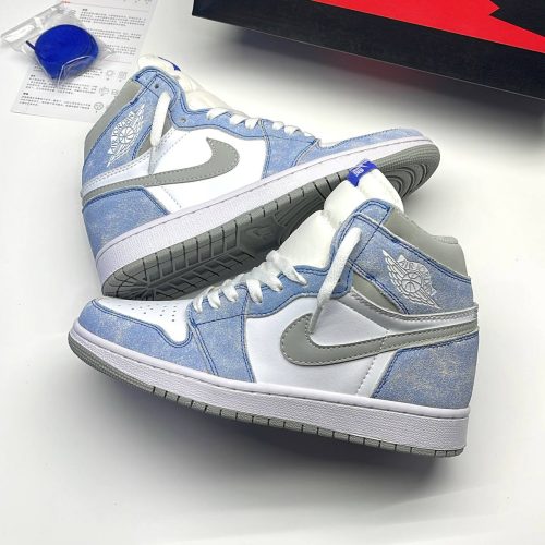 نایک ایر جردن وان ساقدار هایپر رویال سفید آبی NIKE AIR JORDAN 1 HIGH OG HYPER ROYAL