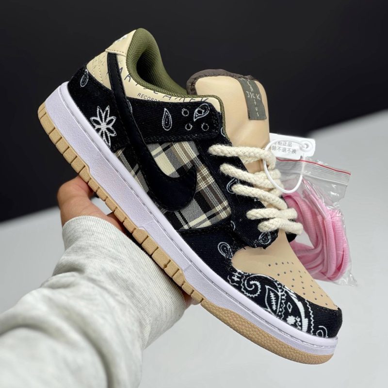 نایک اس بی دانک لو تراویس اسکات باندانا NIKE SB DUNK LOW TRAVIS SCOTT BANDANA