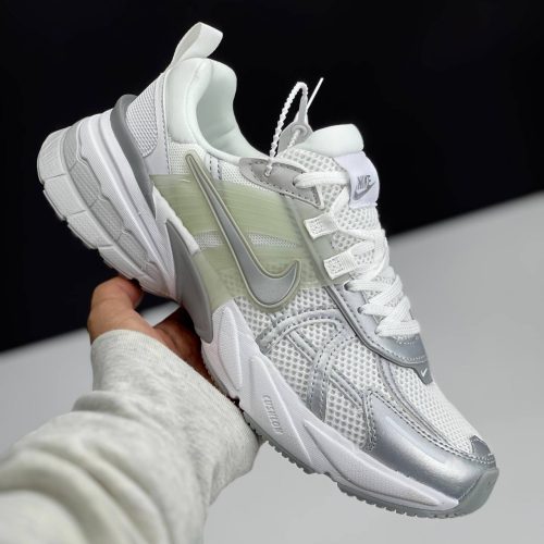 نایک وی تو کی سفید نقره ای NIKE V2K