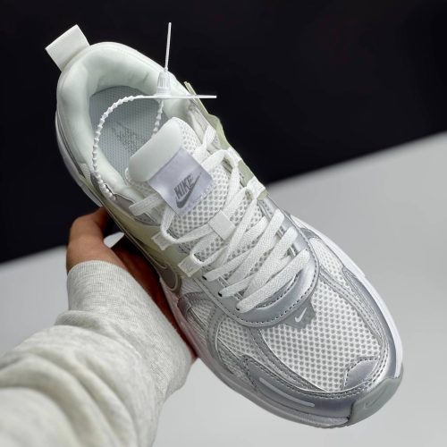 نایک وی تو کی سفید نقره ای NIKE V2K