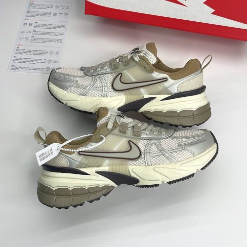 نایک وی تو کی کرم قهوه ای NIKE V2K
