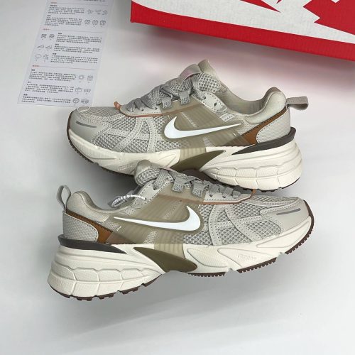 نایک وی تو کی کرم سفید NIKE V2K