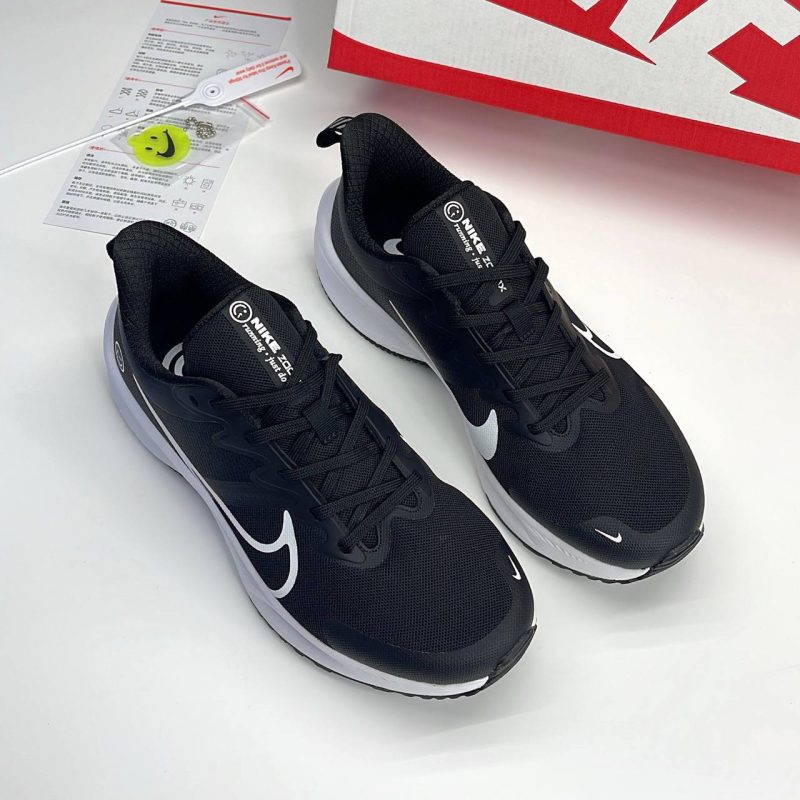 نایک زوم ایکس طرح لبخند مشکی سفید NIKE ZOOM X