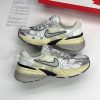 نایک وی تو کی نقره ای کرم NIKE V2K