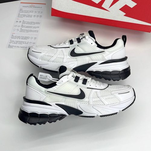 نایک وی تو کی سفید مشکی NIKE V2K