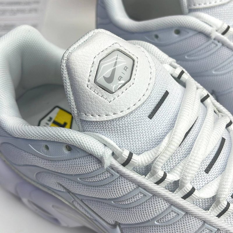 نایک ایرمکس پلاس تی ان سفید NIKE AIR MAX PLUS TN