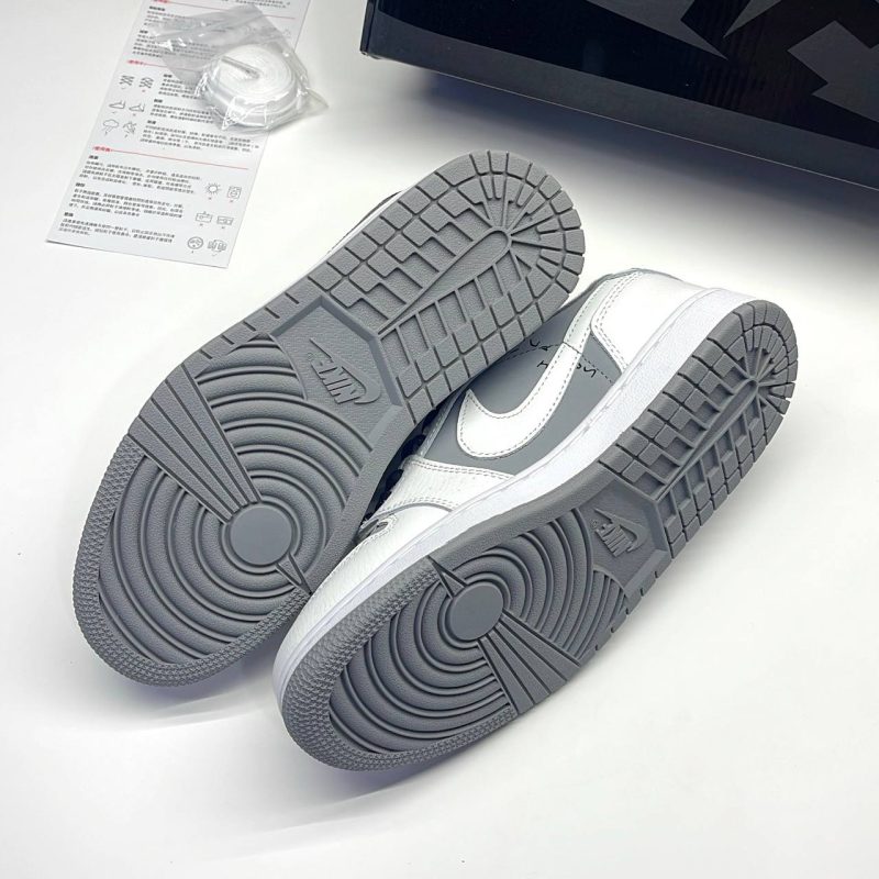 نایک ایر جردن وان لو تراویس اسکات پلی استیشن NIKE AIR JORDAN 1 LOW TRAVIS SCOTT PLAYSTATION