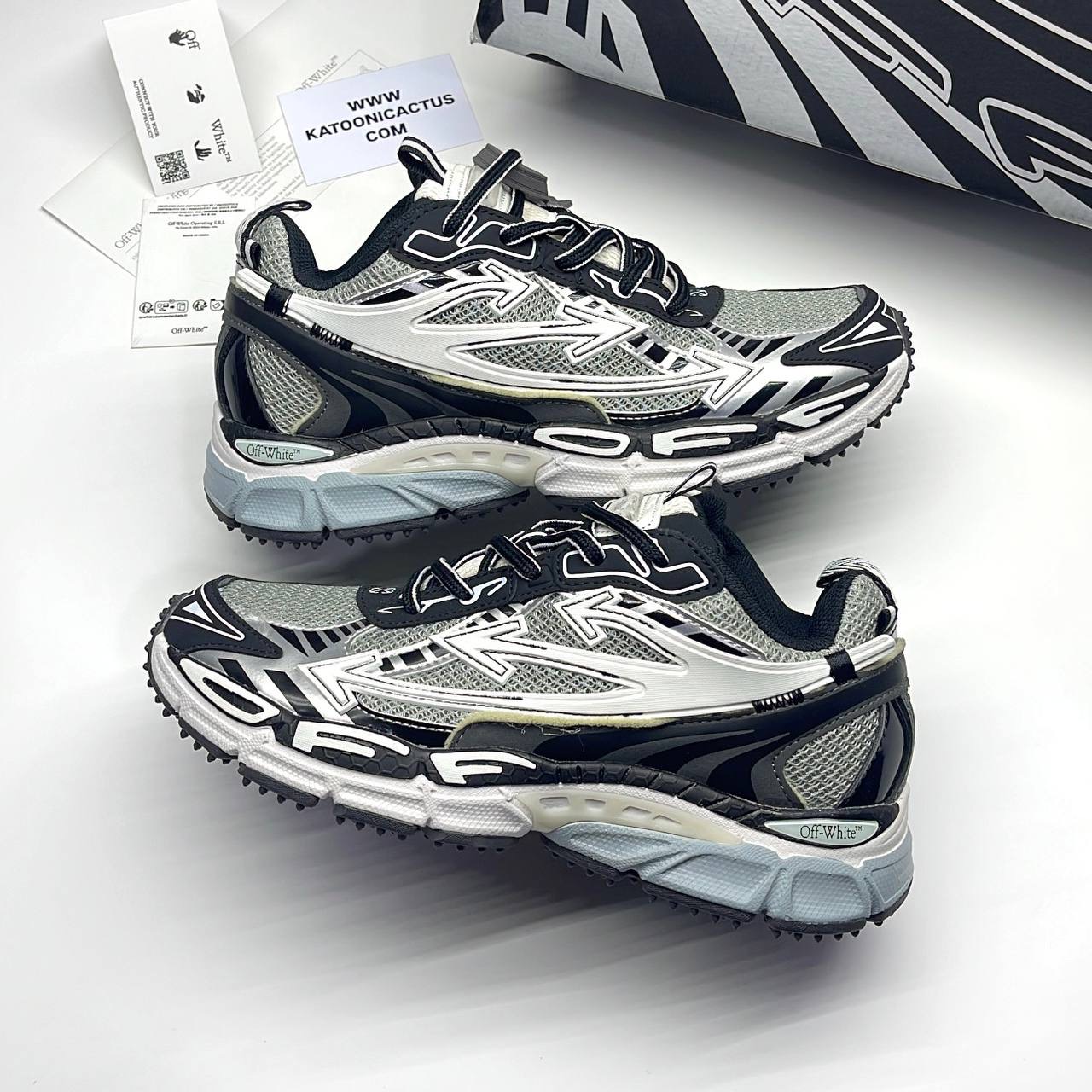 آف وایت بی رایت بک مشکی سفید OFF WHITE BE RIGHT BACK