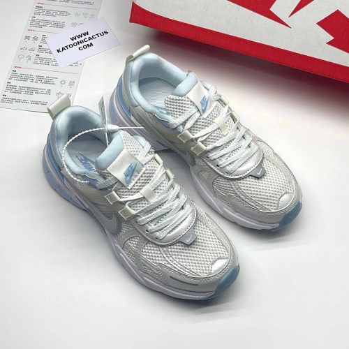 نایک وی تو کی سفید آبی NIKE V2K