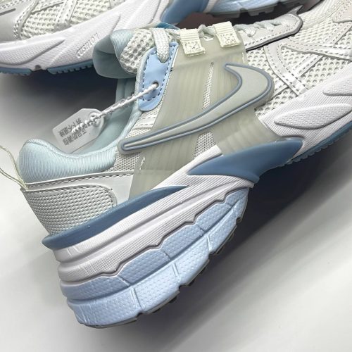 نایک وی تو کی سفید آبی NIKE V2K