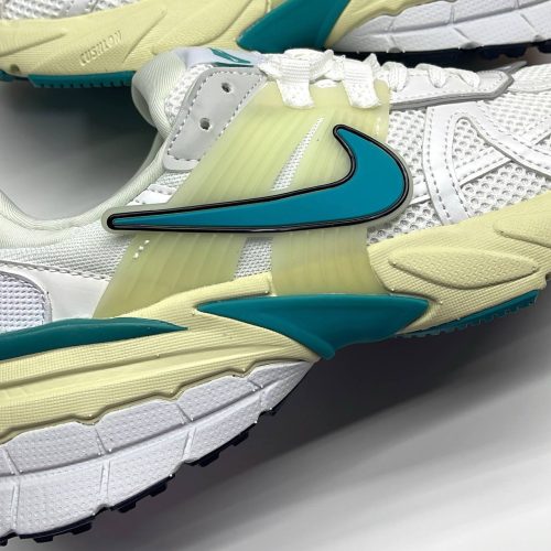 نایک وی تو کی سفید سبز NIKE V2K