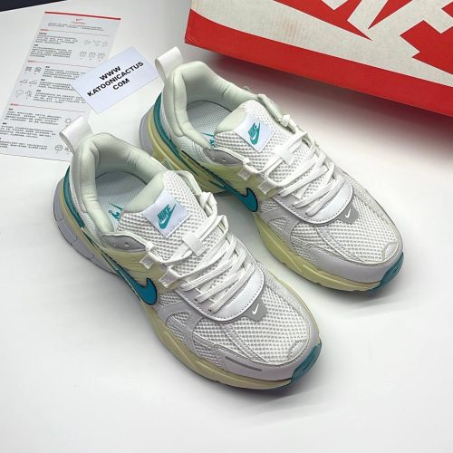 نایک وی تو کی سفید سبز NIKE V2K