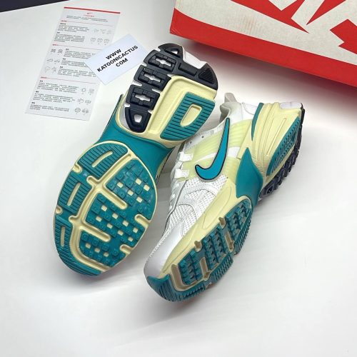 نایک وی تو کی سفید سبز NIKE V2K