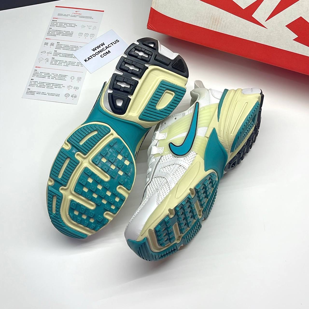 نایک وی تو کی سفید سبز NIKE V2K