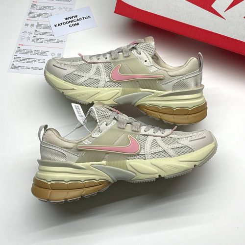نایک وی تو کی کرم صورتی NIKE V2K