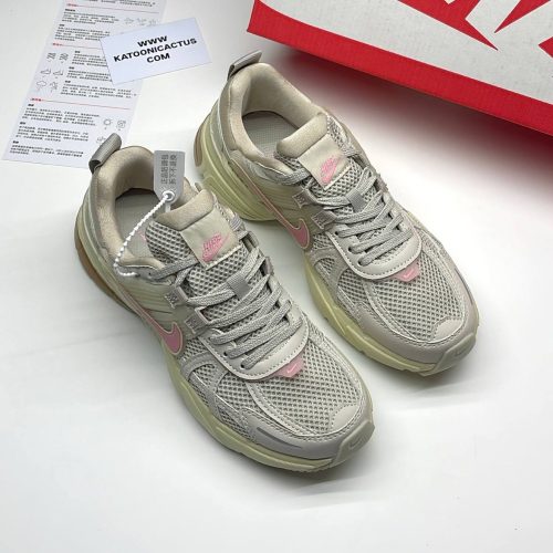 نایک وی تو کی کرم صورتی NIKE V2K