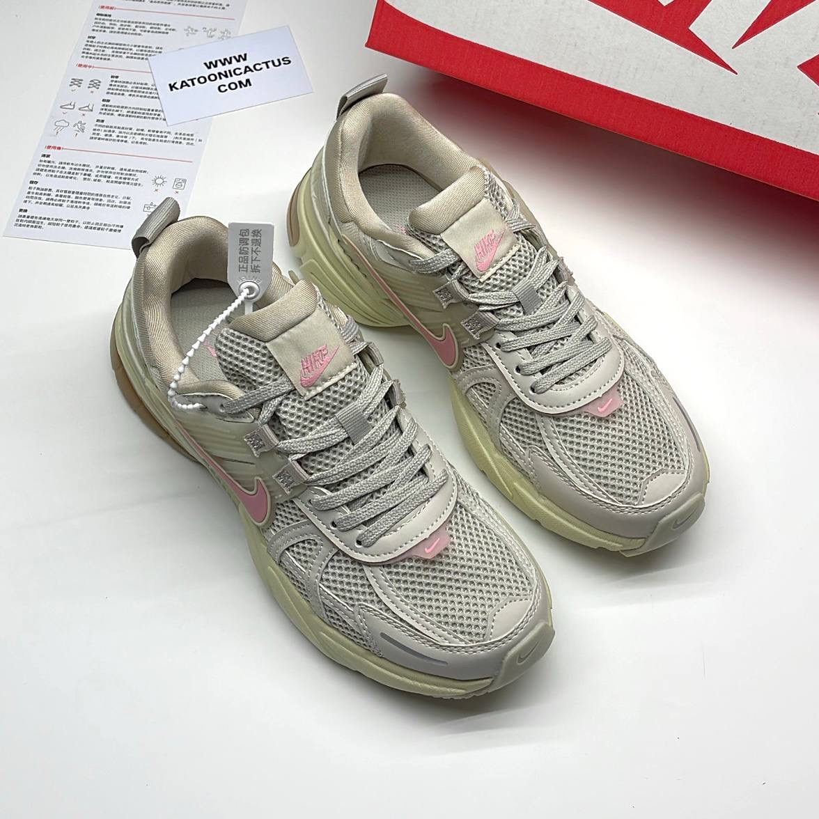 نایک وی تو کی کرم صورتی NIKE V2K