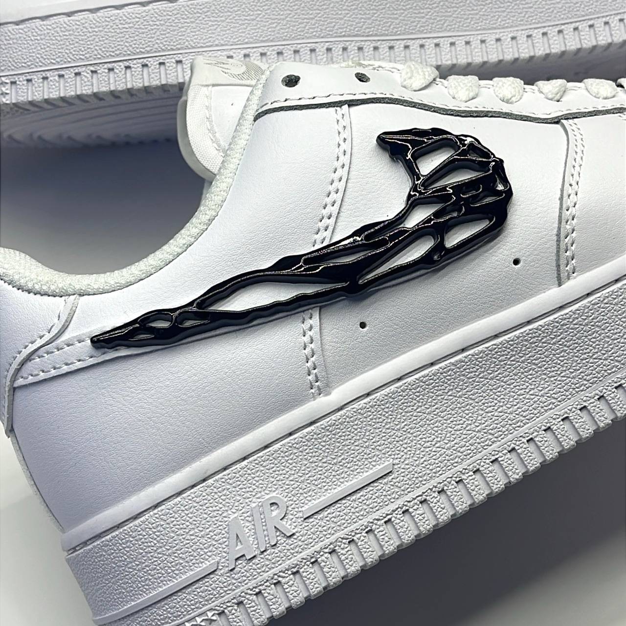 نایک ایرفورس وان مولتن متال سفید مشکی NIKE AIR FORCE 1 MOLTEN METAL