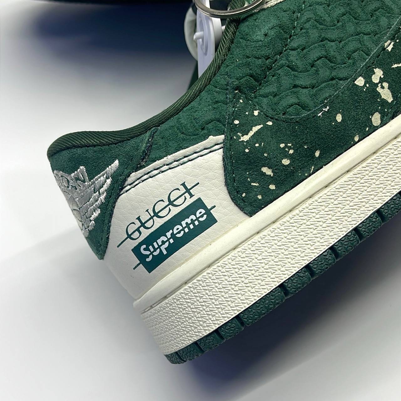 نایک ایر جردن وان لو تراویس سوپریم گوچی NIKE AIR JORDAN 1 LOW TRAVIS SCOTT X GUCCI X SUPRIM