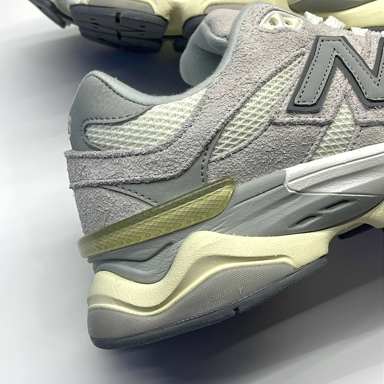 نیوبالانس 9060 کرم طوسی NEW BALANCE 9060