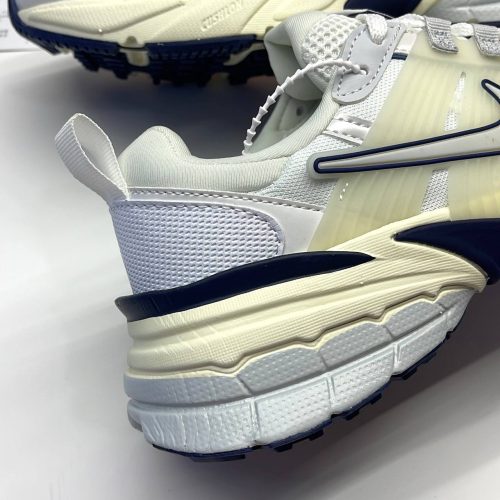 نایک وی تو کی سفید سورمه ای NIKE V2K