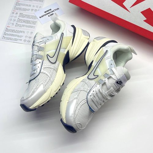 نایک وی تو کی سفید سورمه ای NIKE V2K