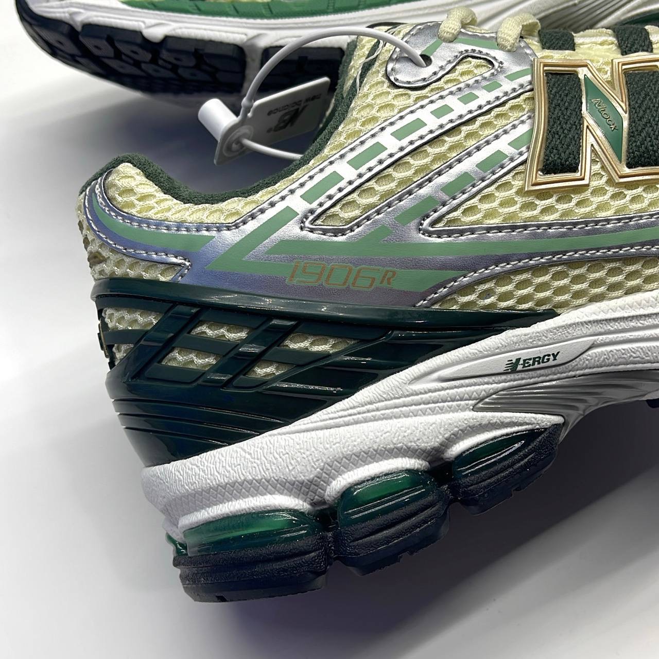 نیوبالانس 1906R کرم سبز NEW BALANCE 1906R