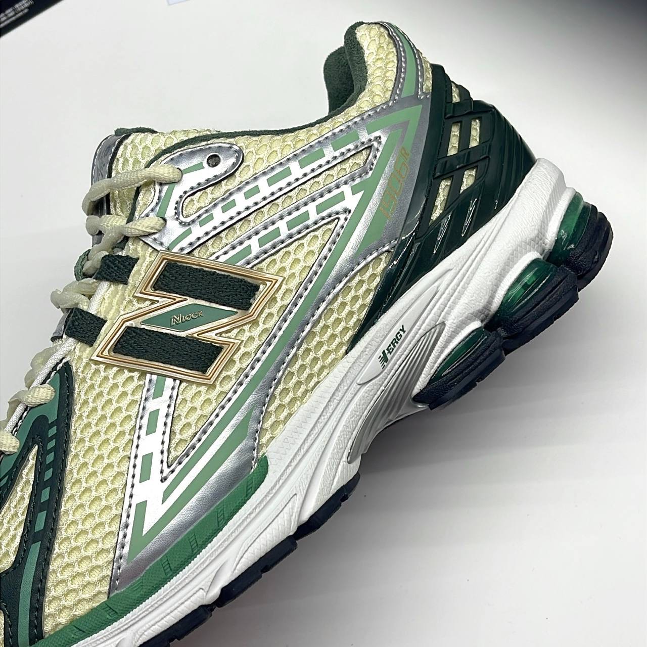 نیوبالانس 1906R کرم سبز NEW BALANCE 1906R