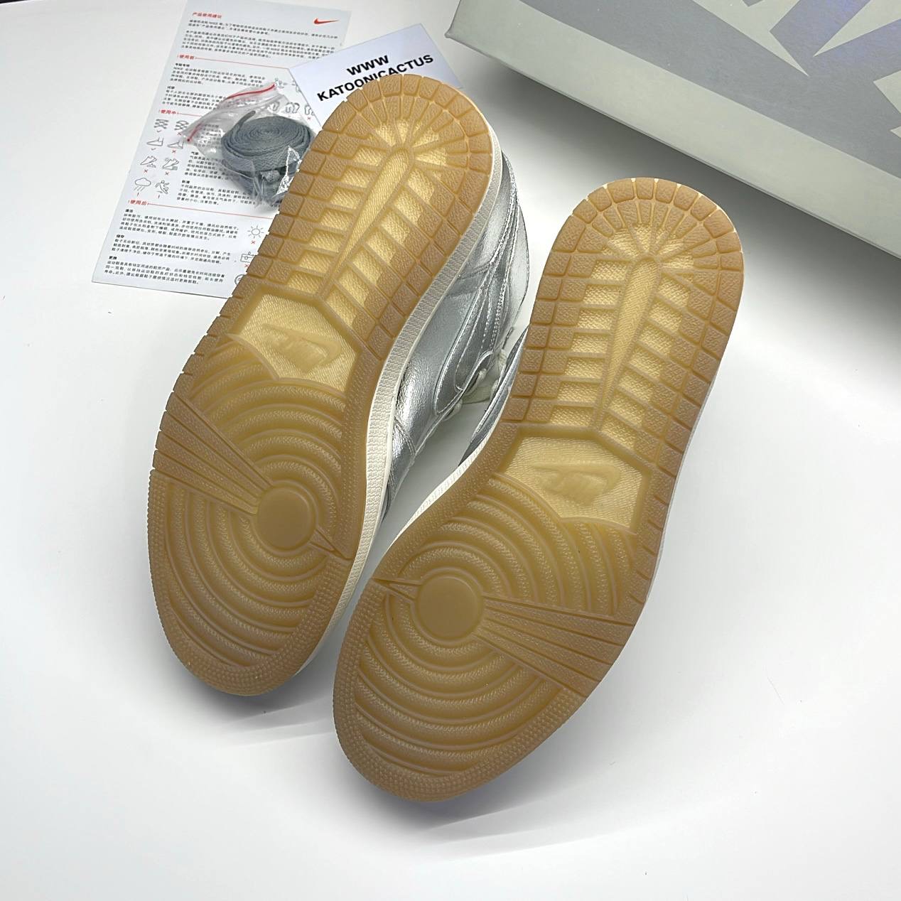 نایک ایر جردن وان ساقدار کروم NIKE AIR JORDAN 1 HIGH OG CHROOM