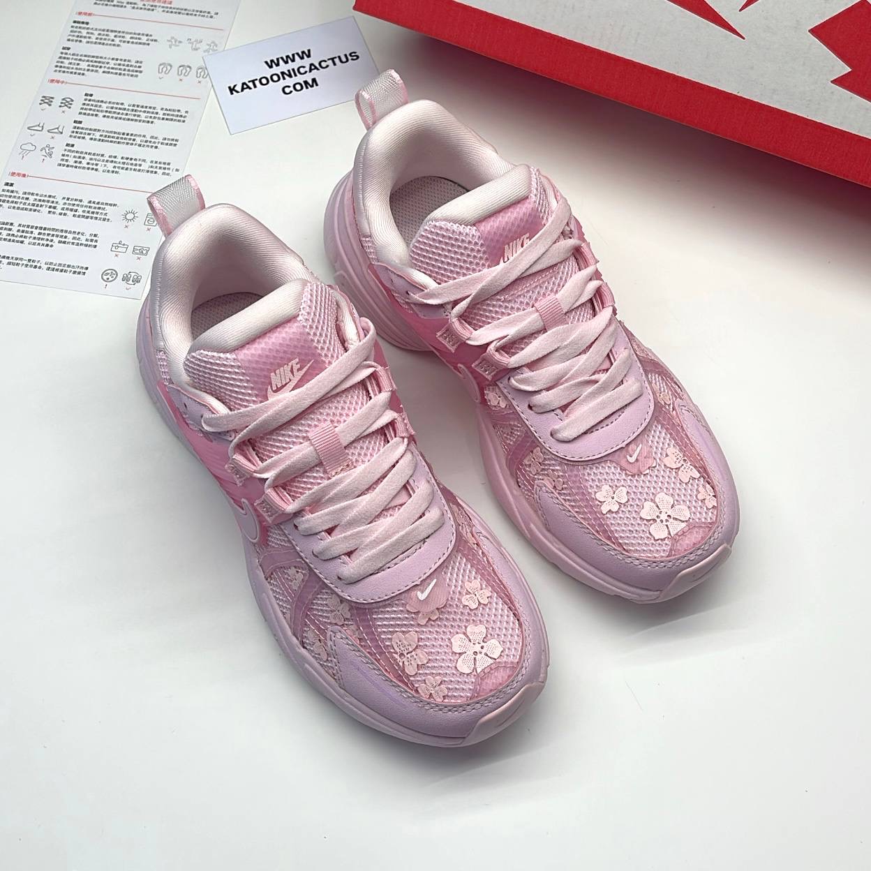 نایک وی تو کی صورتی NIKE V2K