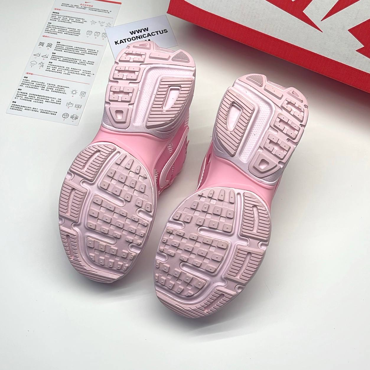 نایک وی تو کی صورتی NIKE V2K