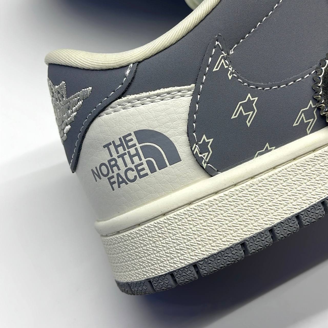 نایک ایر جردن وان لو تراویس اسکات نورث فیس NIKE AIR JORDAN 1 LOW TRAVIS SCOTT X NORTH FACE