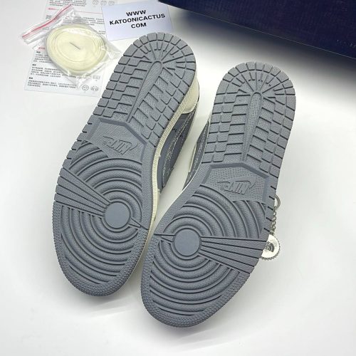 نایک ایر جردن وان لو تراویس اسکات نورث فیس NIKE AIR JORDAN 1 LOW TRAVIS SCOTT X NORTH FACE